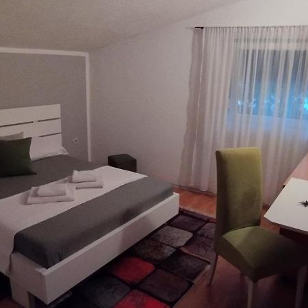 Villa Monera Apartments & Rooms & Free Garage Mostar Esterno foto
