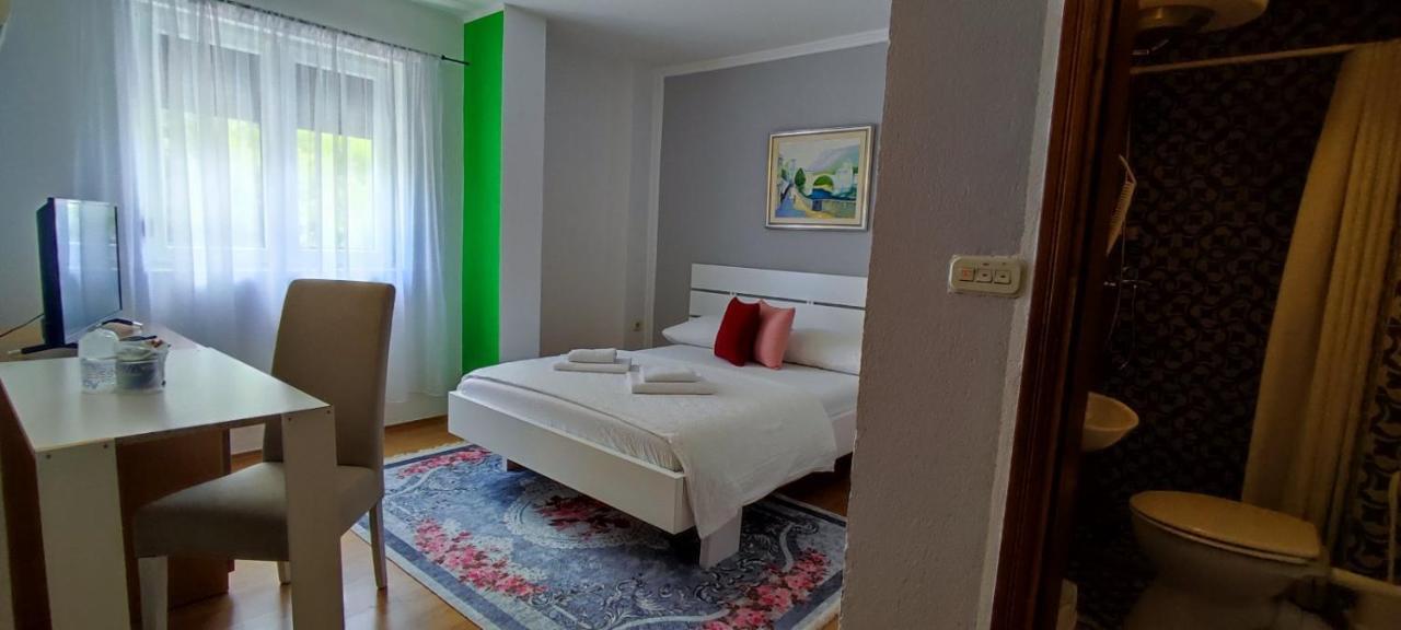 Villa Monera Apartments & Rooms & Free Garage Mostar Esterno foto